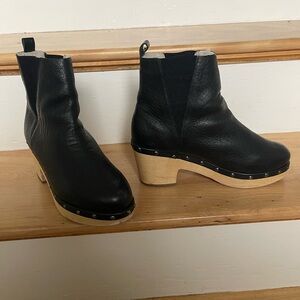 Anthropologie Black Ankle Odell clogs
